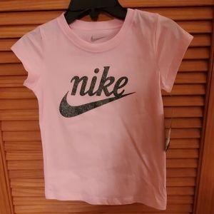 Nike girls tee